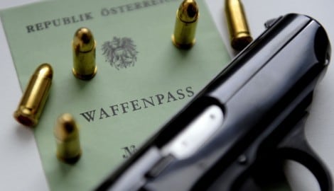 Mehr als 80.000 Personen sind im größten Bundesland als Waffenbesitzer registriert.