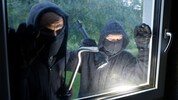 Mit Sturmhauben waren die Räuber maskiert, die in das Haus einer Ponauerin einbrachen. ...