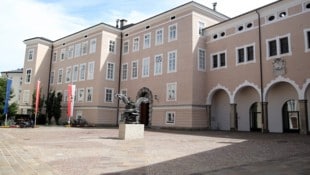 Im Chiemseehof wird über die zentralen Posten im Land bestimmt.