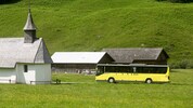Ein Landbus des Vorarlberger Verkehrsverbundes.