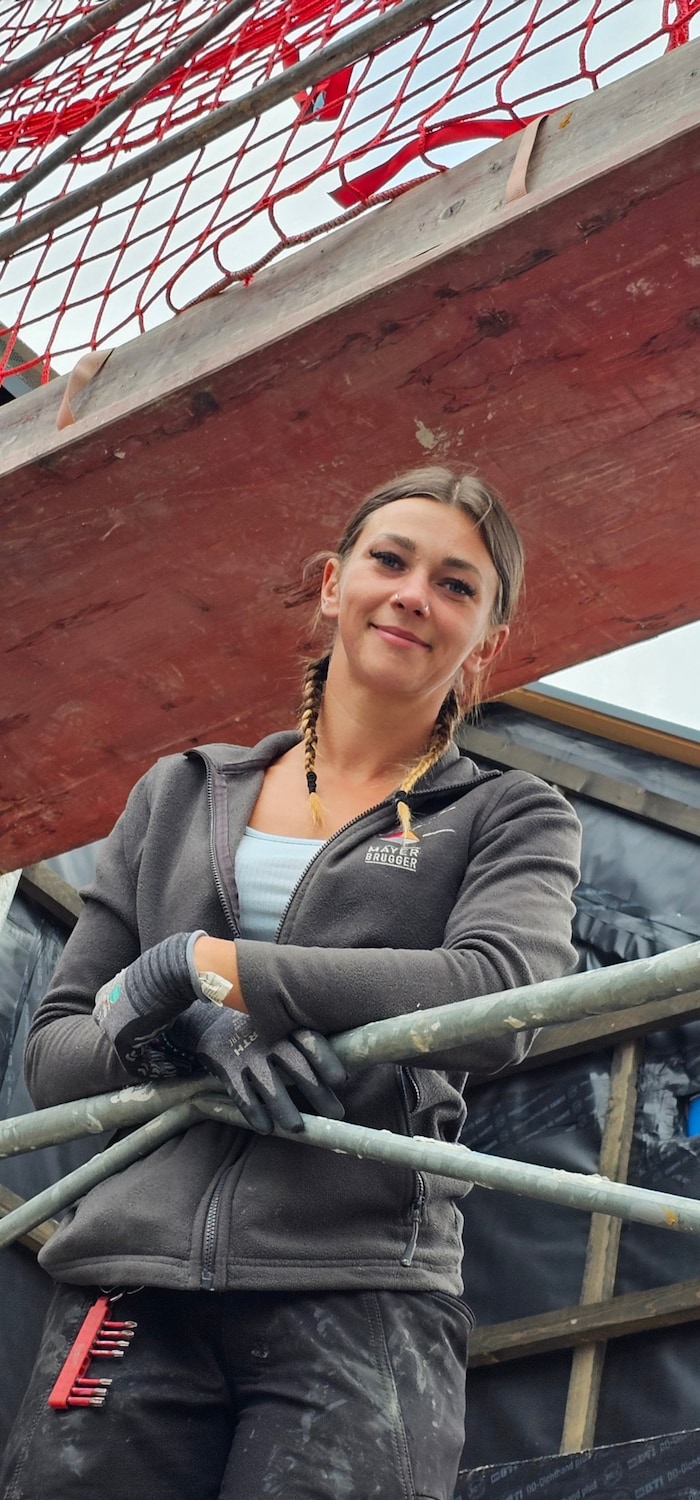 Seline ist sicher am Dach unterwegs