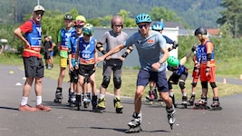 Stefan Kraft gab in den Inline-Skates das Tempo vor.