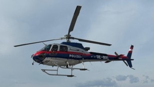 Aktuell kreist der Polizeihubschrauber über der Landeshauptstadt (Symbolbild).