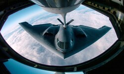 Die Kampfjets werden auf eine Insel im Pazifik gebracht.
