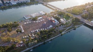 Auch am zweiten Festivaltag strömten die Massen auf die Insel.