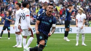 Lautaro Martínez und sein junger Landsmann Valentín Carboni haben Inter gegen die Urawa Red ...