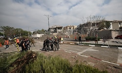 Der Iran hat mehr als 30 ballistische Raketen in zwei Wellen auf Tel Aviv (im Bild), Haifa und ...