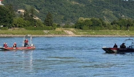 Eine junge Frau soll in die Donau zum Schwimmen gegangen sein. Von ihr fehlt bislang jede Spur.
