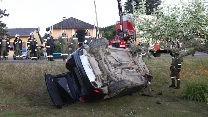 Aufnahmen von der Unfallstelle.