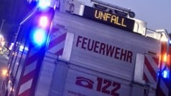 Vier Feuerwehren stehen im Einsatz (Symbolbild).