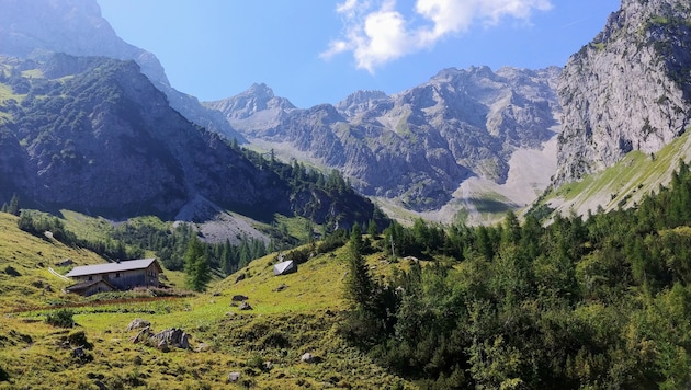 Der Mann hatte in der Sarotlahütte übernachtet, bevor er Richtung Zimbajoch aufbrach.