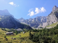Der Mann hatte in der Sarotlahütte übernachtet, bevor er Richtung Zimbajoch aufbrach. 