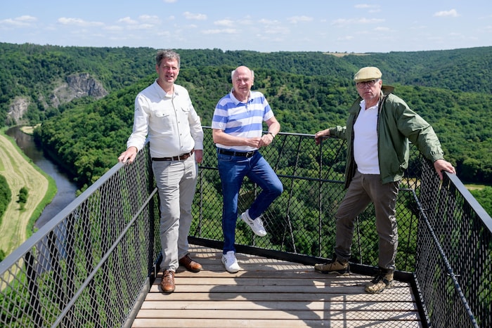 Blick ins Wildkatzenparadies: Christian Übl, Erwin Pröll, „Krone“-Ökoredakteur Mark Perry