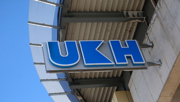Der 74-Jährige wurde ins Unfallkrankenhaus Klagenfurt gebracht. 