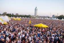 Mit viel Sonnenschein, Hitze und hunderttausenden Besuchern ging das 42. Donauinselfest am ...