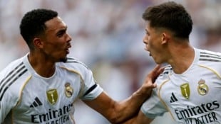 Real Madrid siegte souverän trotz langer Unterzahl.