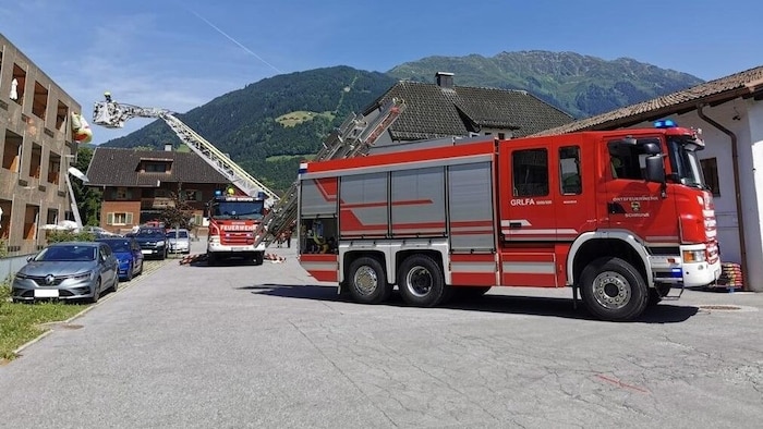 Dafür musste sogar der Drehleiterwagen aus St. Gallenkirch anrücken.