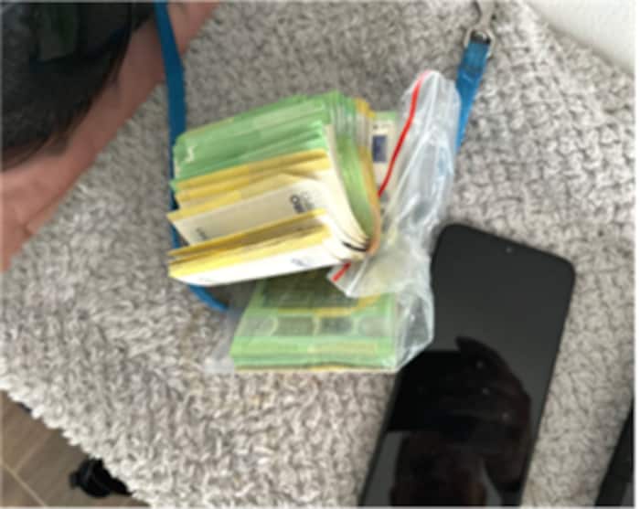 Knapp 45.000 Euro Bargeld konnten bei den Beschuldigten gefunden werden.