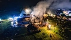 Das Gebäude in Pöndorf stand in Vollbrand.