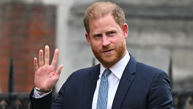 Versöhnung bei den Royals? Harry streckt die Hand aus – Einladung an Charles und William!