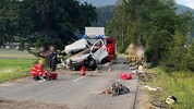 Am Fahrzeug entstand Totalschaden.
