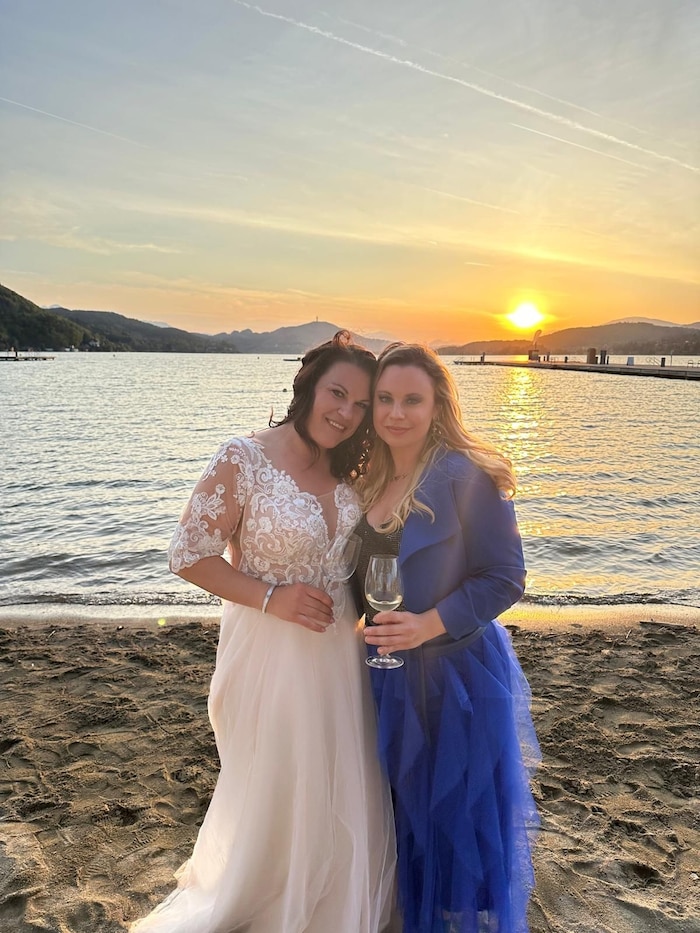 Katarina Hartmann beim Videodreh mit Katharina Straßer