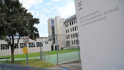 Die Mittelschule 1 in Schwaz ist von der Drohung betroffen.