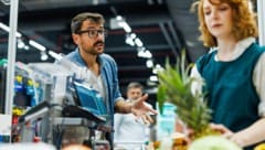 Der Alltag im Supermarkt wird für die Mitarbeiter zunehmend unerträglicher.