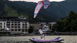 Aaron Durogati am Ziel in Zell am See.