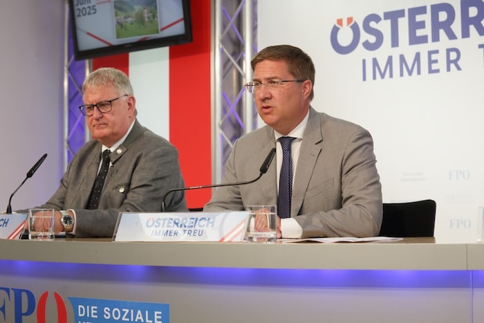 Die blauen Bürgermeister Linder (Afritz) und Rabl (Wels)
