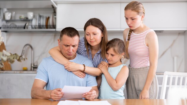 Familien treffen die generell gestiegenen Kosten den Angaben zufolge besonders hart.