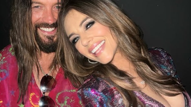Liz Hurley ist mit Billy Ray Cyrus glücklich – und freut sich darüber, dass auch Miley und ...