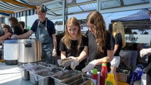 Kulinarische Aufklärung gab es von der HAK über die Fallen und Betrugsmaschen der Ganoven im ...