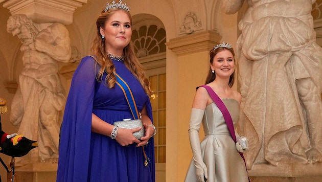 Hollands Kronprinzessin Amalia und Kronprinzessin Elisabeth von Belgien halten auch abseits von ...