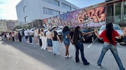 Symbolisch haben es die Schülerinnen und Schüler des BORG Dreierschützengasse eindrucksvoll ...