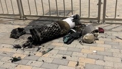 Eine von der Luftabwehr abgefangene iranische Rakete in Doha: Bis auf solche Trümmer sind keine ...
