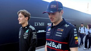 Bleibt George Russell (links) nach seinem ersten Saisonsieg bei Mercedes oder nutzt man eine ...