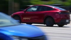 Tesla hatte am Sonntag in Austin einen begrenzten Testdienst mit rund einem Dutzend seiner ...
