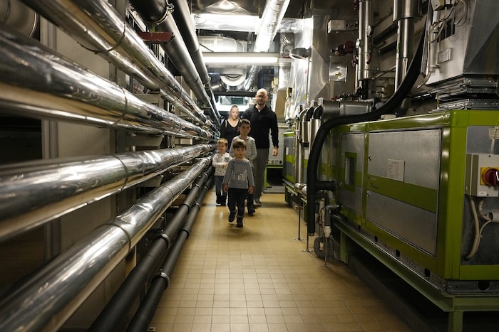 Die geheimsten Ecken des Brucknerhauses erkunden.