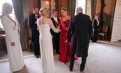 Norwegens König Harald und Königin Sonja, Kronprinz Haakon, Kronprinzessin Mette-Marit und ...