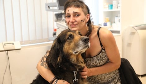 Jacqueline G. und „Balto“ fühlen sich gut versorgt.