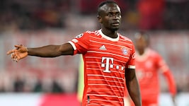 Fußball-Star Sadio Mane, einst bei Bayern München und Champions-League-Sieger mit Liverpool, ...