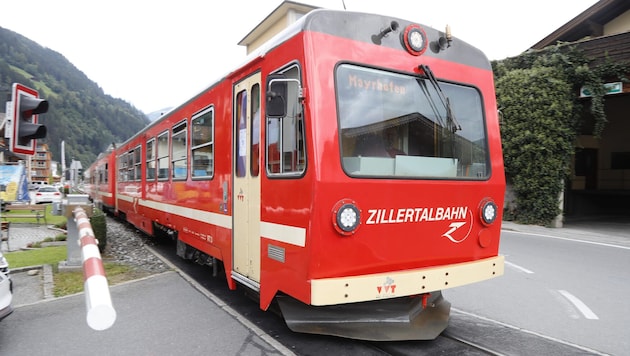 Die roten Garnituren sollen bald ausgedient haben.