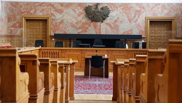 Verhandelt wird im Schwurgerichtssaal des Landesgerichtes Salzburg.