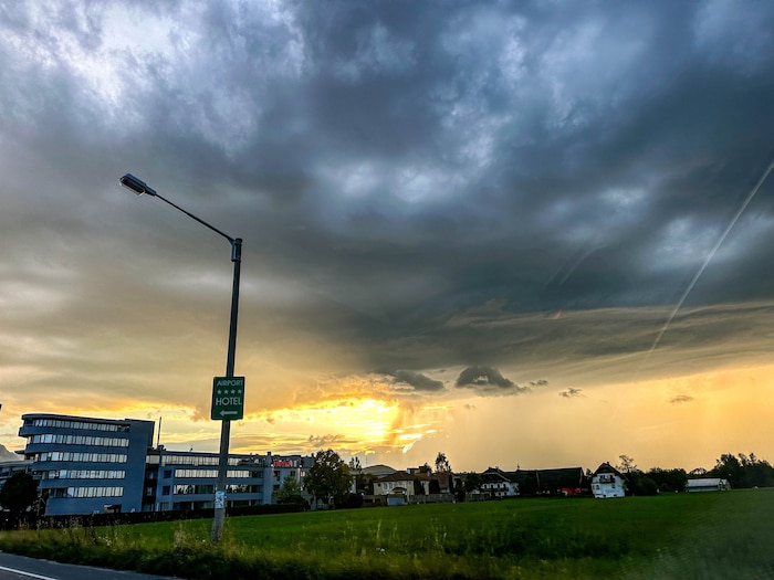 Dunkle Wolken zogen über Salzburg hinweg (Symbolbild)