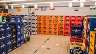 Die Diebe hatten es auf Bierkisten abgesehen. (Symbolbidl)