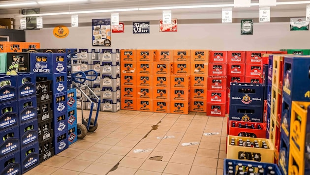 Die Diebe hatten es auf Leergutkisten abgesehen. (Symbolbild)