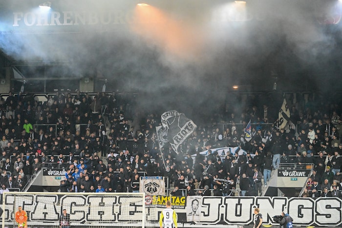 Die Altacher Fans bereiteten ihrem Team in fast 18 Jahren Cashpoint Arena unvergessliche ...