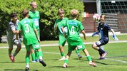 Lea Schander (blau) stellte ihr Talent mehrmals unter Beweis