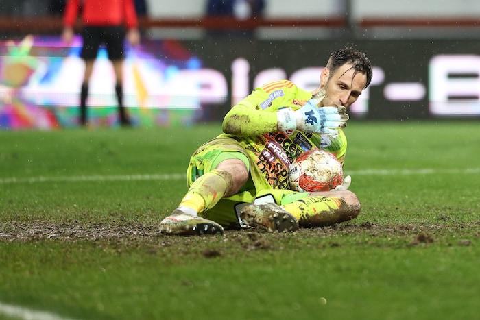 Stammgoalie Raphael Sallinger wechselte im Sommer von Hartberg zu Hibernian FC nach Schottland.